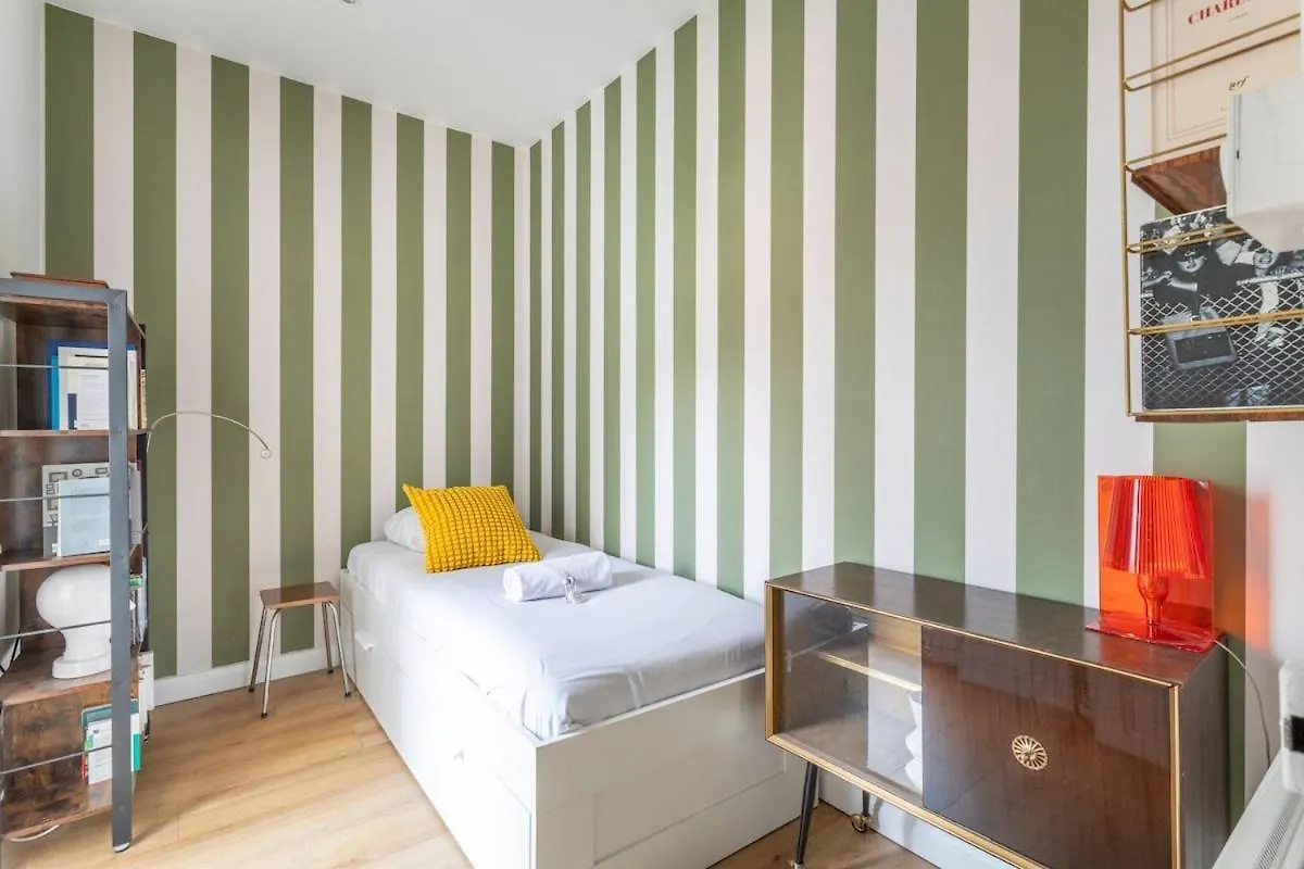 Appartement Colore Proche De La Mer Marseille Apartment